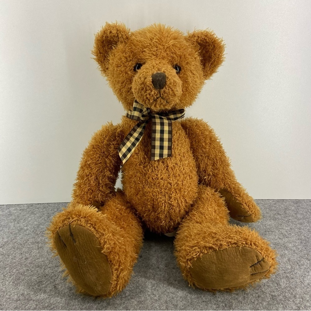 Vintage Russ Berrie Wellington Teddybear 18 inches Plush Stuffy - Picture 1 of 6